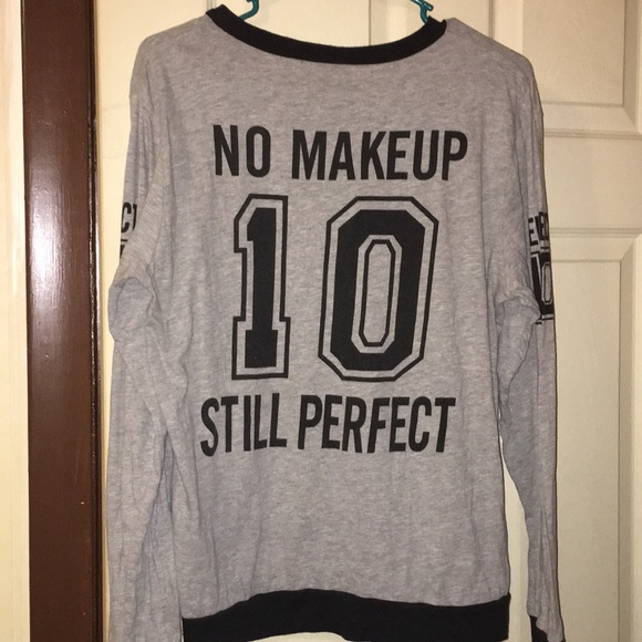 Sweatshirt - Picture 2 of 3